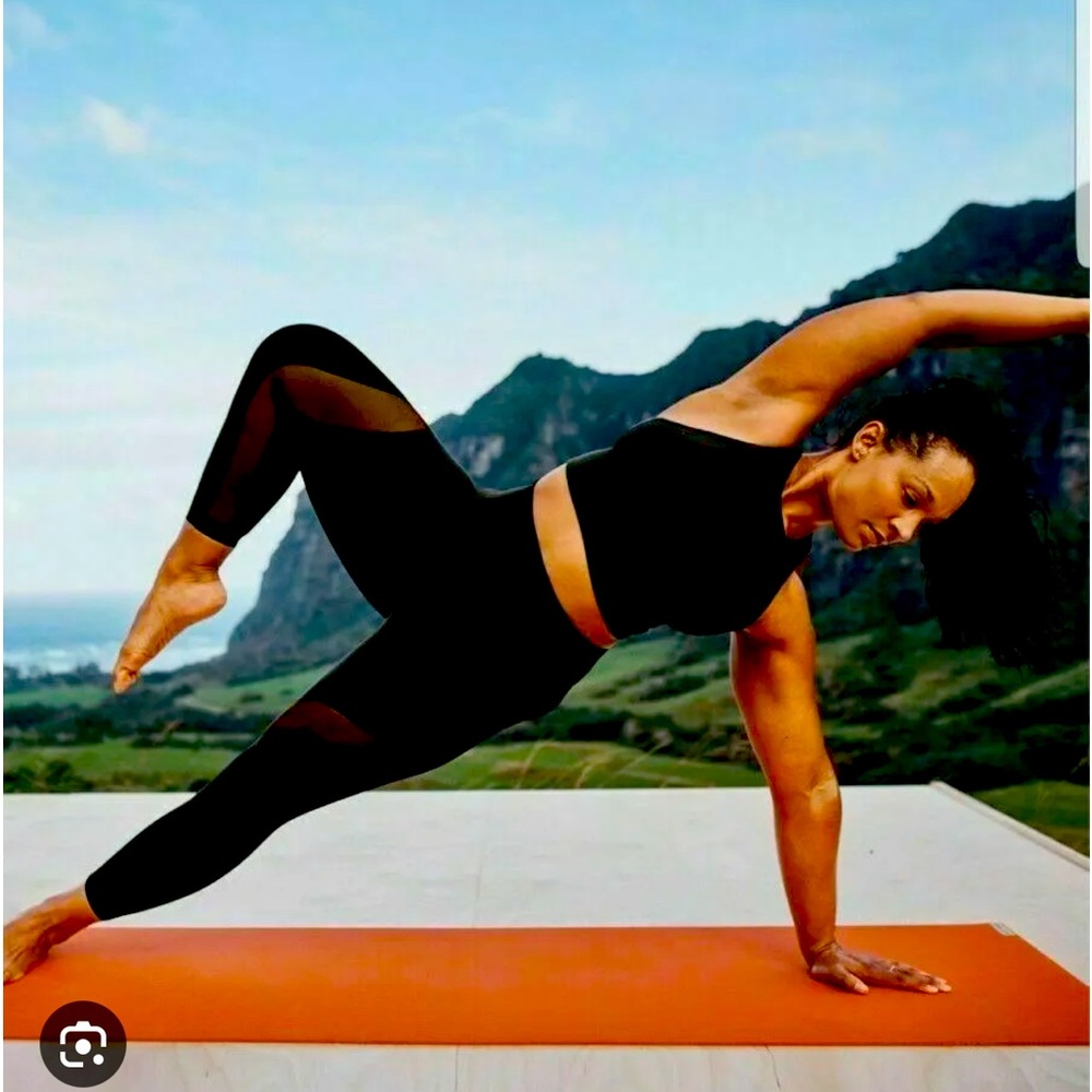 Athleta Salutation Stash Pocket II
Mesh 7/8 Tight,Black
SIZE XS